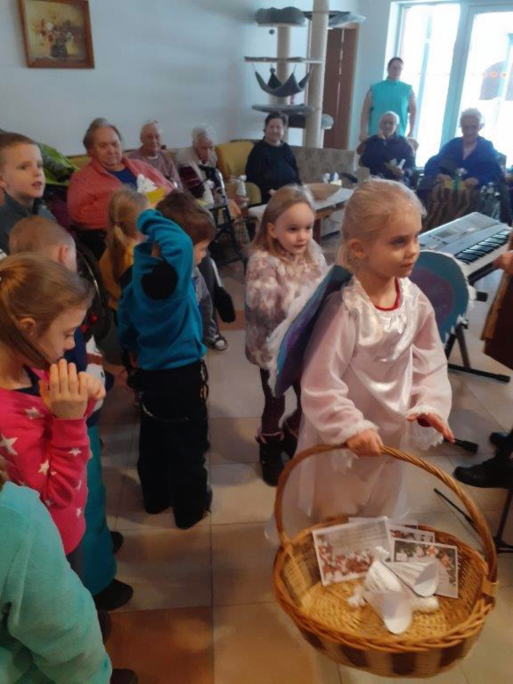 Ohlédnutí za adventem v Domě Ludmila: pečení cukroví, vánoční tvoření i vystoupení dětí