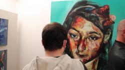 Místa, která ve své mlčenlivosti ukazují vznik i zánik. V Galerii Konírna byla zahájena výstava malíře Pavla Vašíčka. Foto: Petr Novák