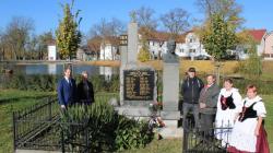 Ve Veselé byla uctěna památka u busty Tomáše Garrigua Masaryka. Foto: Petr Novák