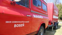 Dobrovolní hasiči v Bosni mají nový přívěsný vozík, poslouží hlavně dětem na hasičských soutěžích. Foto: Petr Novák