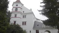 Spolek seniorů poznával památky na Kolínsku, příště se vypraví do Českého Krumlova. Přidáte se také? Foto: Radek Žďánský