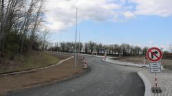 Rekonstrukce křižovatky u dálnice jde podle plánu. Foto: Petr Novák, 28. dubna 2022