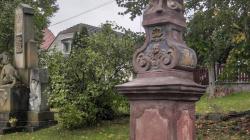 Město při příležitosti Dne české státnosti položilo květiny u sochy sv. Václava ve Dnebohu. Foto: město Mnichovo Hradiště