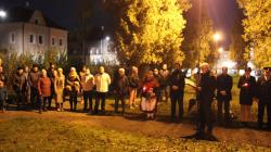 Pietní akt v parku u nádraží. Foto: Petr Novák