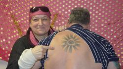 Kaskadér Rudolf Bok a zpěvák Vojtěch Šmíd v Dolním Bousově. Foto: Zdeněk Plešinger