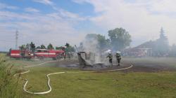 Ukázka hašení požáru „školy“. Foto: Petr Novák