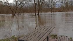 Jizera v Mnichově Hradišti 26. prosince 2023 v 11 hodin