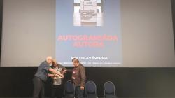 Na závěr slavnostního podvečera byla připravena autogramiáda. ​Foto: Petr Novák