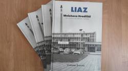 Publikace vyšla v nákladu 1000 ks a ke koupi je za 490 korun v Městském informačním centru, ve Zlatnictví Honza Černý v Příkré ulici a objednat si ji můžete rovněž u Josefa Černého na telefonním čísle 604 551 238.​ Foto: Petr Novák