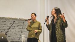 Pražské hudební duo 20 Minutes, které tvoří jednovaječná dvojčata Simona a Alex D. Katzer​. Foto: Kateřina Macounová