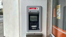V Bakově nad Jizerou je nový bankomat
