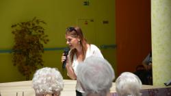 Magda Malá potěšila seniory v Domově Modrý kámen. Foto: Iveta Čermáková