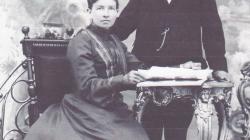 Foto rodičů – Josefa Pavlišty a Anny Pavlištové (roz. Krejbichové) při svatbě jejich syna Josefa Pavlišty v Jaroměři 30. června 1904 s Marii Zálabskou