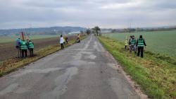 90 ovocných stromů vysadili dobrovolníci mezi Bosní a Lhoticemi​. Foto: ČSOP Klenice