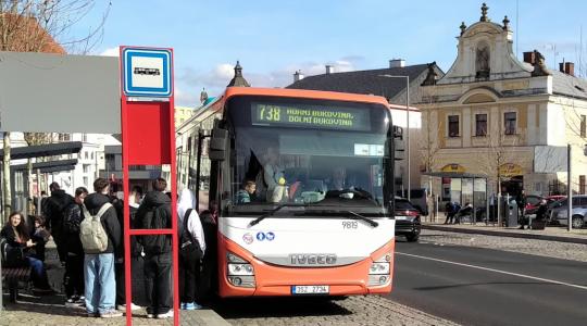 Autobus linky 738 v Mnichově Hradišti. Foto: Petr Novák