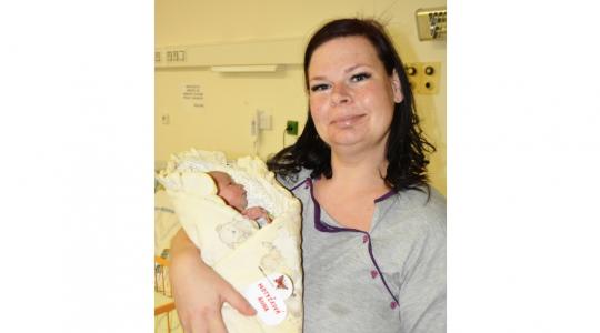 První dítě narozené v roce 2022 v mladoboleslavské porodnici je Anička z Milovic. Foto: Klaudiánova nemocnice