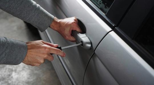 Auto není trezor, varují mladoboleslavští policisté v době vánočních nákupů. Ilustrační foto: fotobanka pixabay.com
