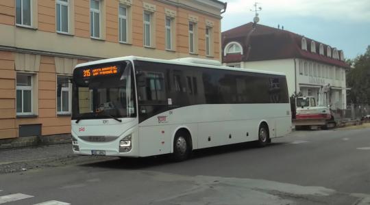 Autobus linky 315 na ulici Víta Nejedlého v Mnichově Hradišti. Ilustrační foto: Petr Novák