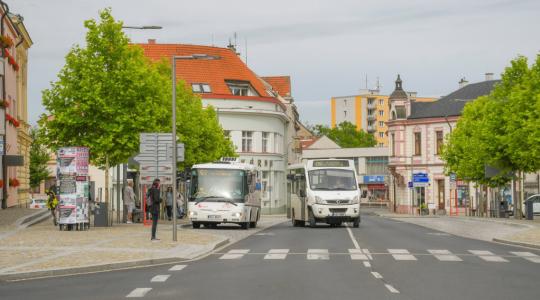 Turistická autobusová linka Cyklobus 2 vyjíždí na trasu Českým rájem každý víkend až do konce září. Foto: PID
