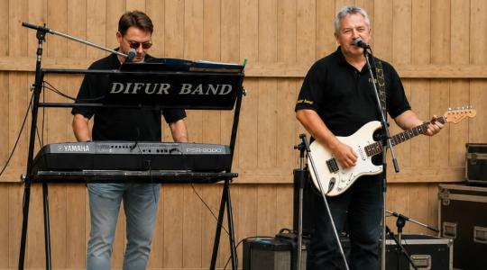 Posvícenskou zábavu v Obrubech roztančí Difur Band