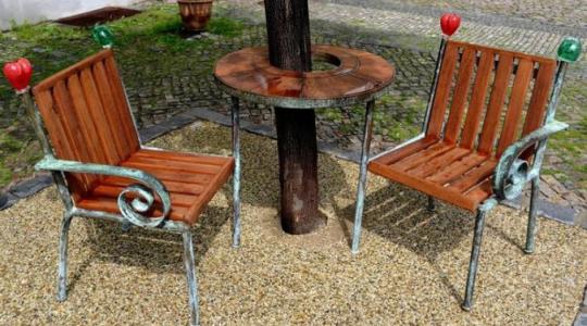 Lavička Václava Havla. Ilustrační foto: město