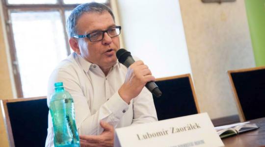 Do Hradiště přijede debatovat bývalý ministr zahraničí Lubomír Zaorálek
