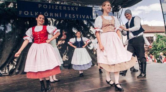 Pojizerský folklorní festival v Bakově se blíží. Nabídne staročeský jarmark, křest knihy o legionářích i besedu s Marianem Jelínkem