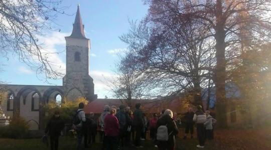 Celý výlet jsme zakončili v prostorách Sázavského Kláštera, který je spojován s českým patronem, sv. Prokopem. Foto: Senioři nejen sobě